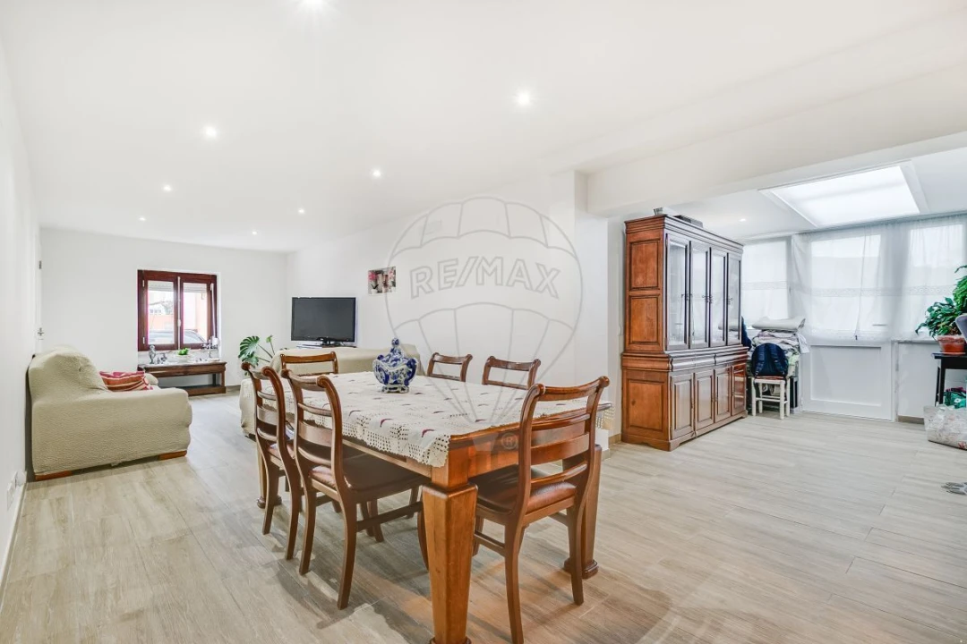 Moradia T3 para Venda em Almargem do Bispo, Pêro Pinheiro e Montelavar Foto 7