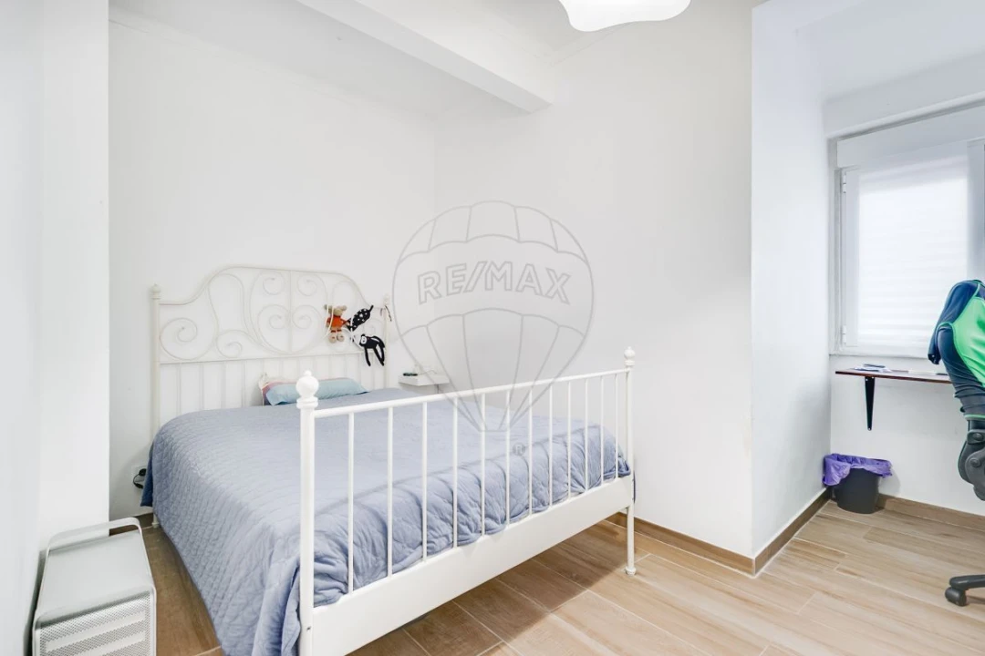 Moradia T3 para Venda em Almargem do Bispo, Pêro Pinheiro e Montelavar Foto 9