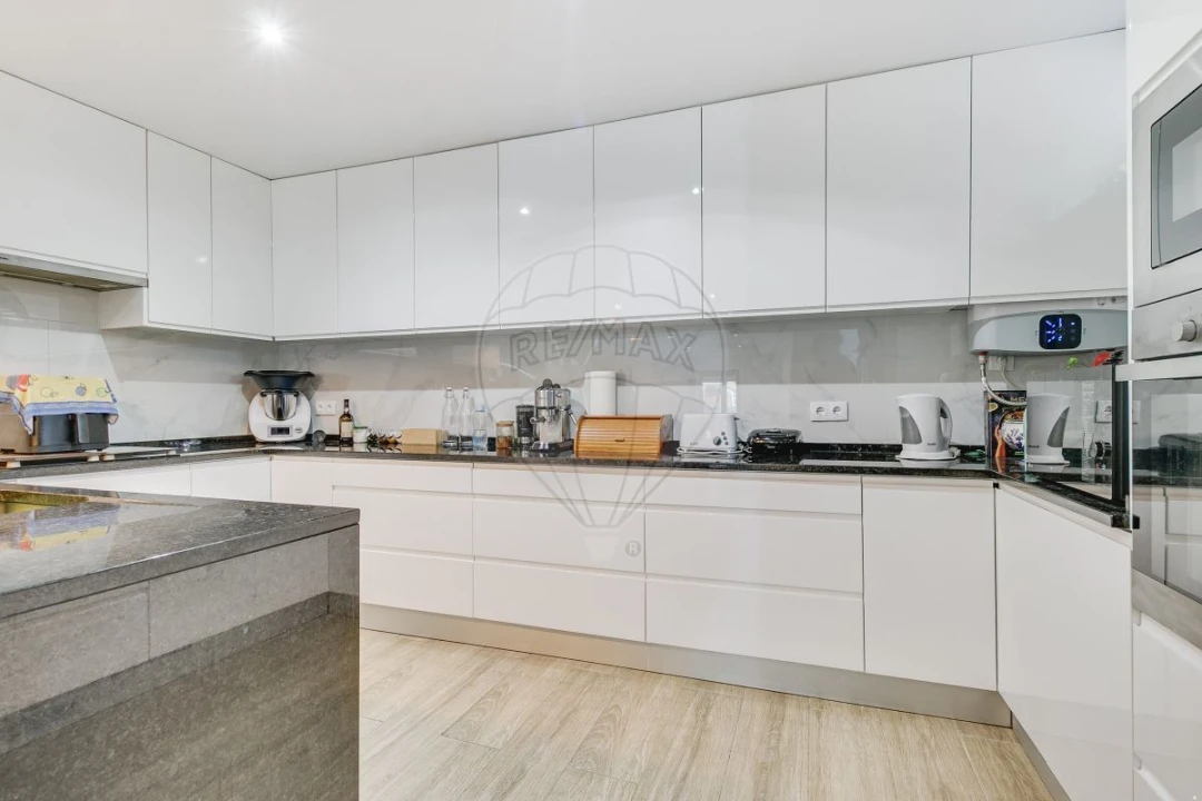 Moradia T3 para Venda em Almargem do Bispo, Pêro Pinheiro e Montelavar Foto 4