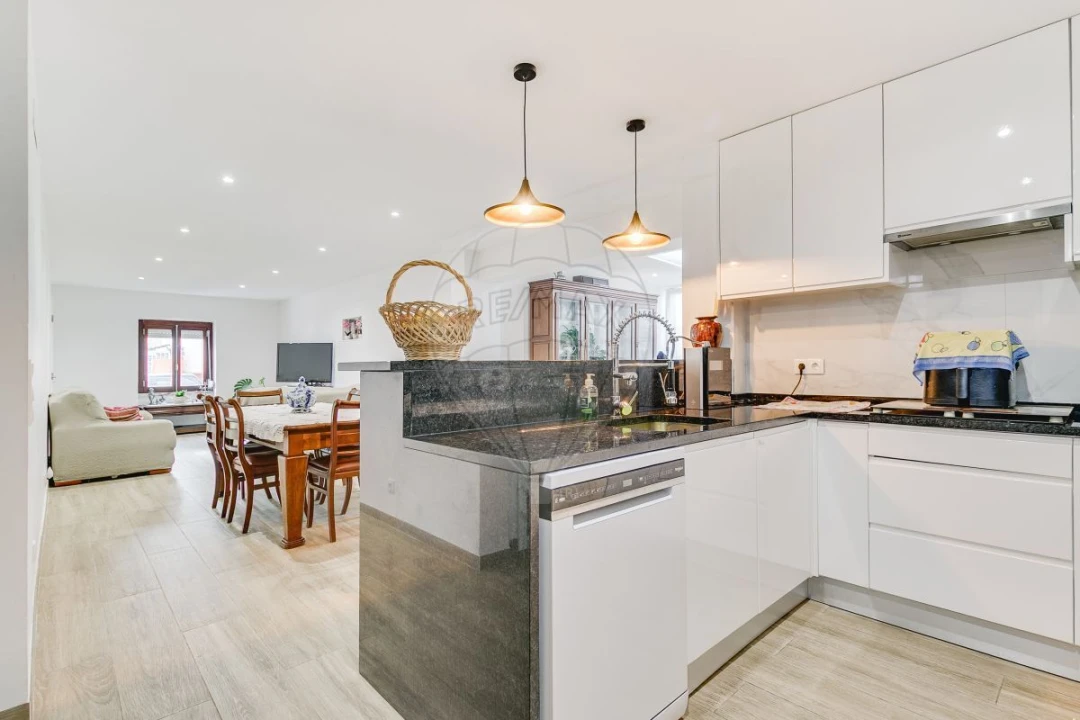 Moradia T3 para Venda em Almargem do Bispo, Pêro Pinheiro e Montelavar Foto 3