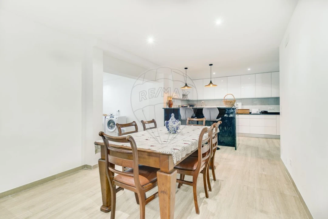 Moradia T3 para Venda em Almargem do Bispo, Pêro Pinheiro e Montelavar Foto 5