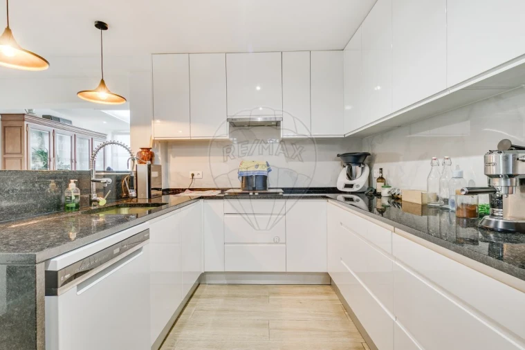 Moradia T3 para Venda em Almargem do Bispo, Pêro Pinheiro e Montelavar Foto 1