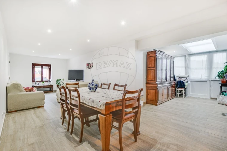 Moradia T3 para Venda em Almargem do Bispo, Pêro Pinheiro e Montelavar Foto 7