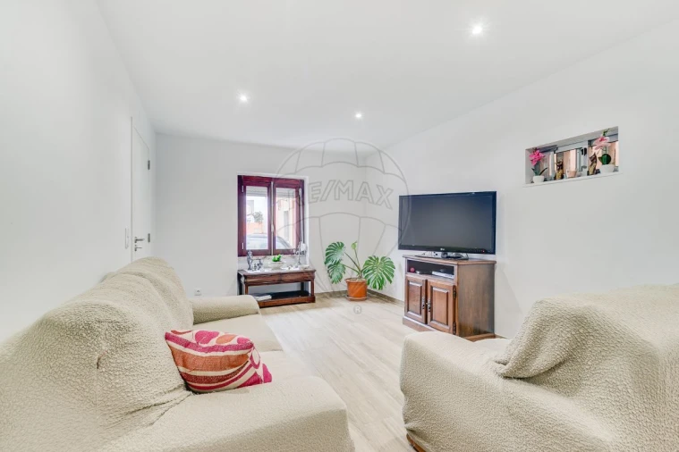 Moradia T3 para Venda em Almargem do Bispo, Pêro Pinheiro e Montelavar Foto 19