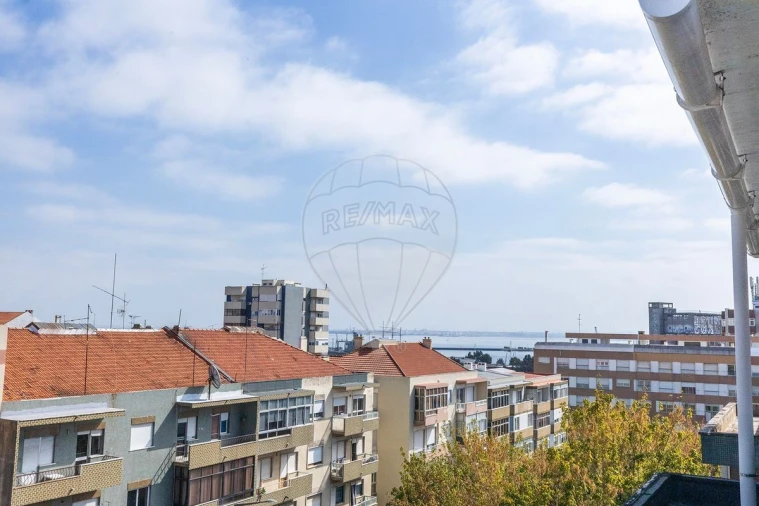 Apartamento T1 para Venda em Almada, Cova da Piedade, Pragal e Cacilhas Foto 27