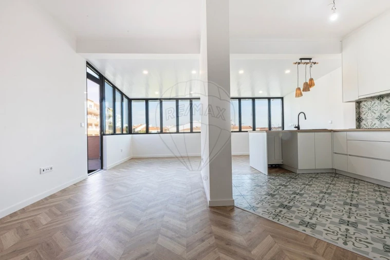 Apartamento T1 para Venda em Almada, Cova da Piedade, Pragal e Cacilhas Foto 9