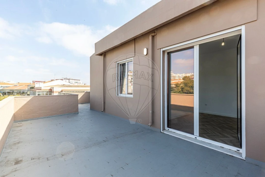 Apartamento T1 para Venda em Almada, Cova da Piedade, Pragal e Cacilhas Foto 2