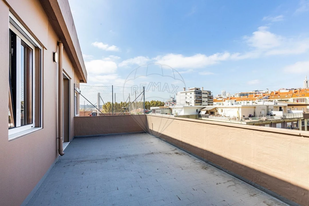 Apartamento T1 para Venda em Almada, Cova da Piedade, Pragal e Cacilhas Foto 3