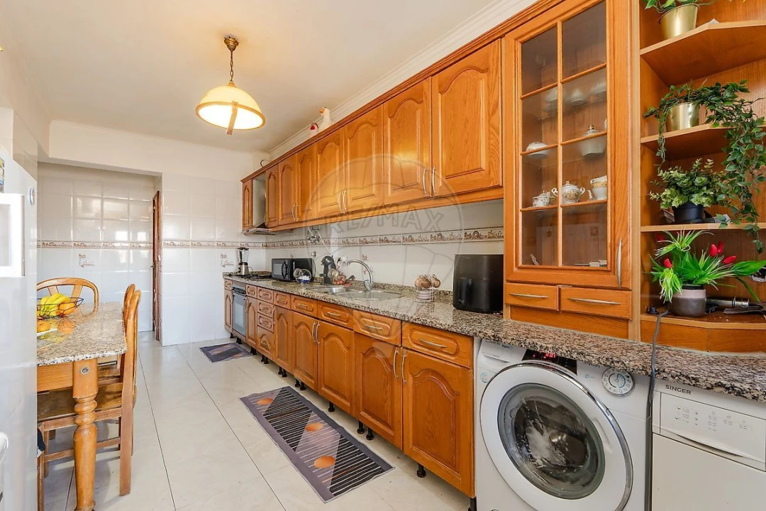 Apartamento T3 para Venda em Póvoa de Santa Iria e Forte da Casa Foto 4