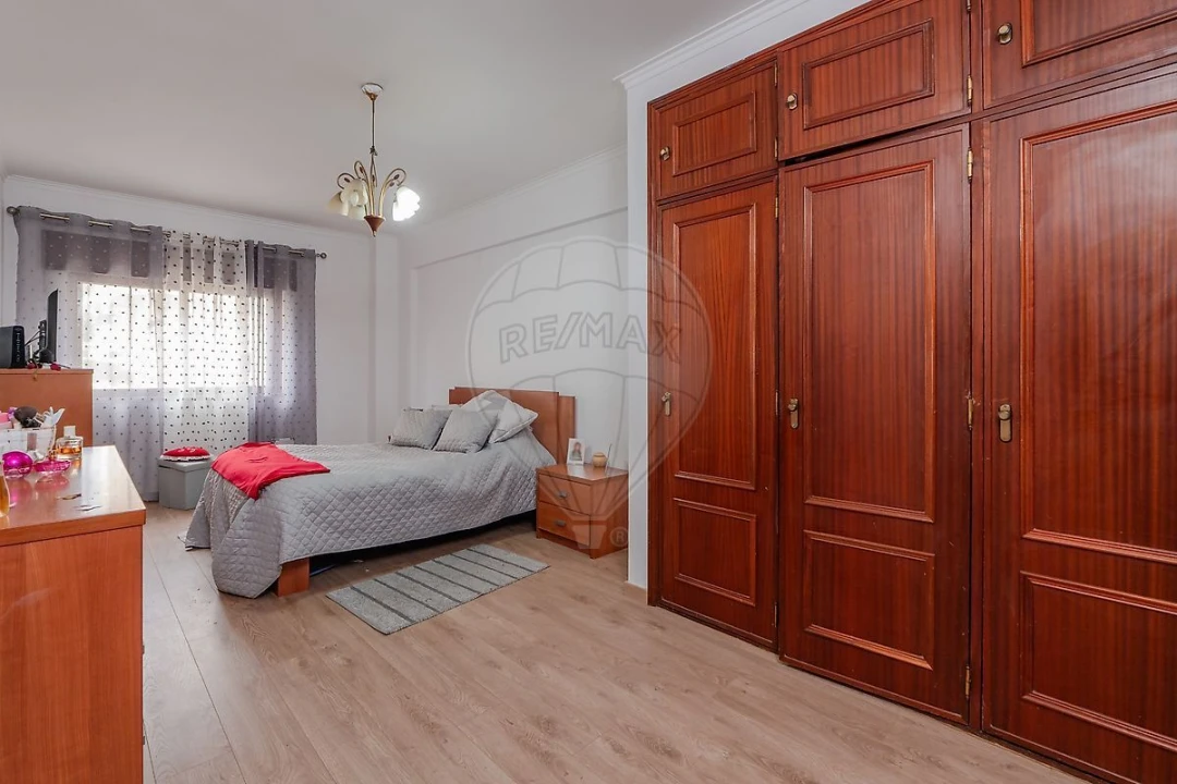 Apartamento T3 para Venda em Póvoa de Santa Iria e Forte da Casa Foto 12