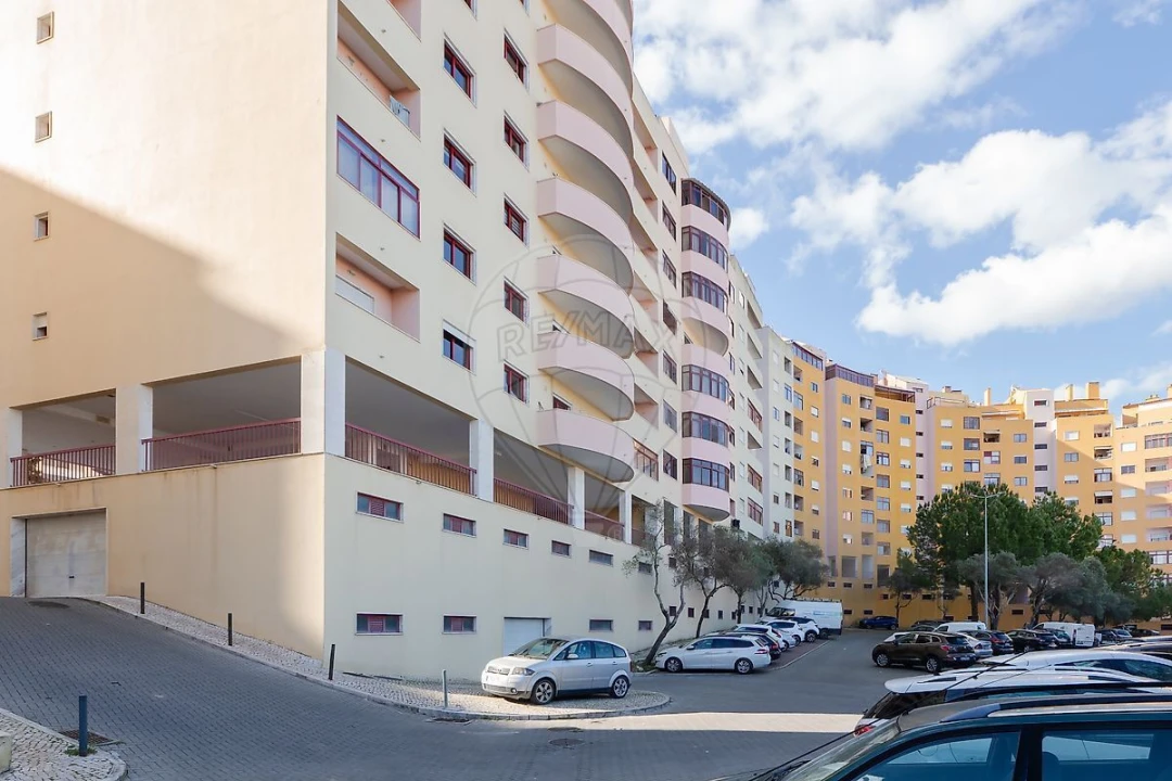 Apartamento T3 para Venda em Póvoa de Santa Iria e Forte da Casa Foto 1