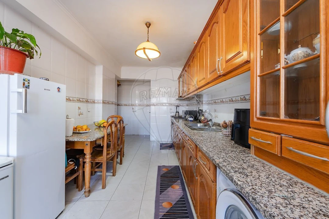 Apartamento T3 para Venda em Póvoa de Santa Iria e Forte da Casa Foto 6