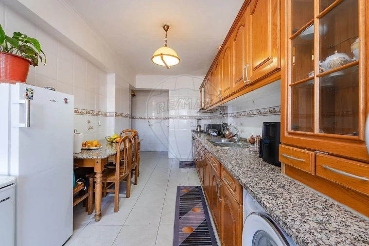 Apartamento T3 para Venda em Póvoa de Santa Iria e Forte da Casa Foto 6