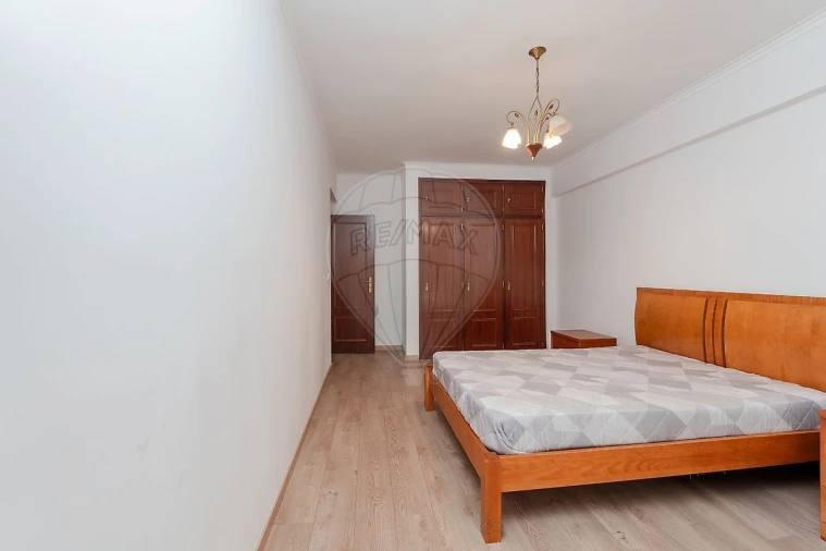 Apartamento T3 para Venda em Póvoa de Santa Iria e Forte da Casa Foto 16