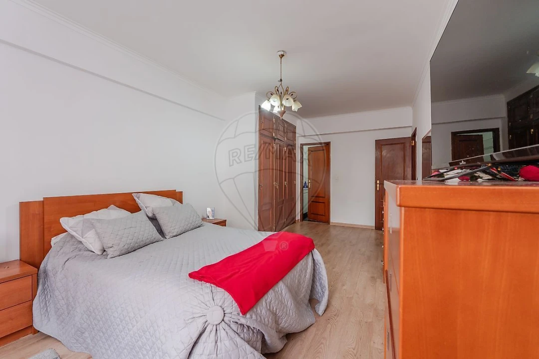 Apartamento T3 para Venda em Póvoa de Santa Iria e Forte da Casa Foto 11