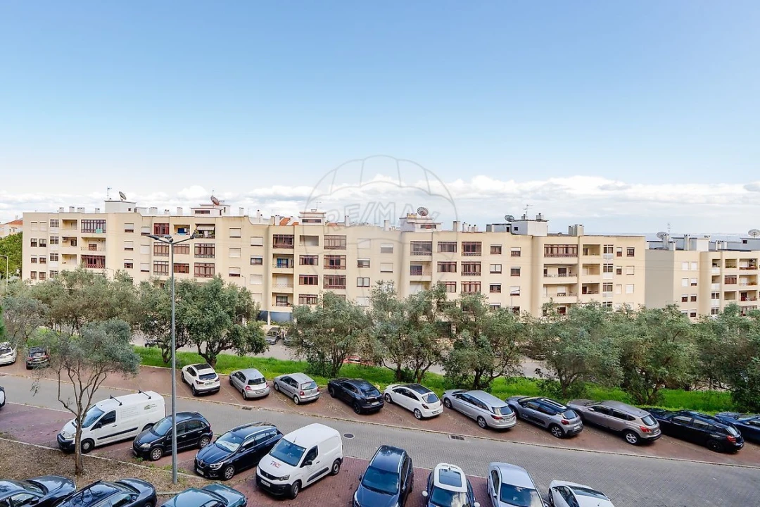 Apartamento T3 para Venda em Póvoa de Santa Iria e Forte da Casa Foto 22