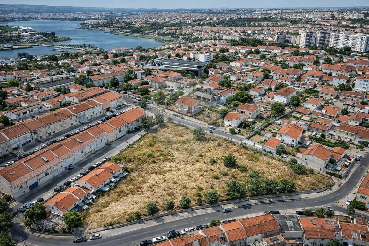 Terreno para Venda em Alverca do Ribatejo e Sobralinho Foto 10