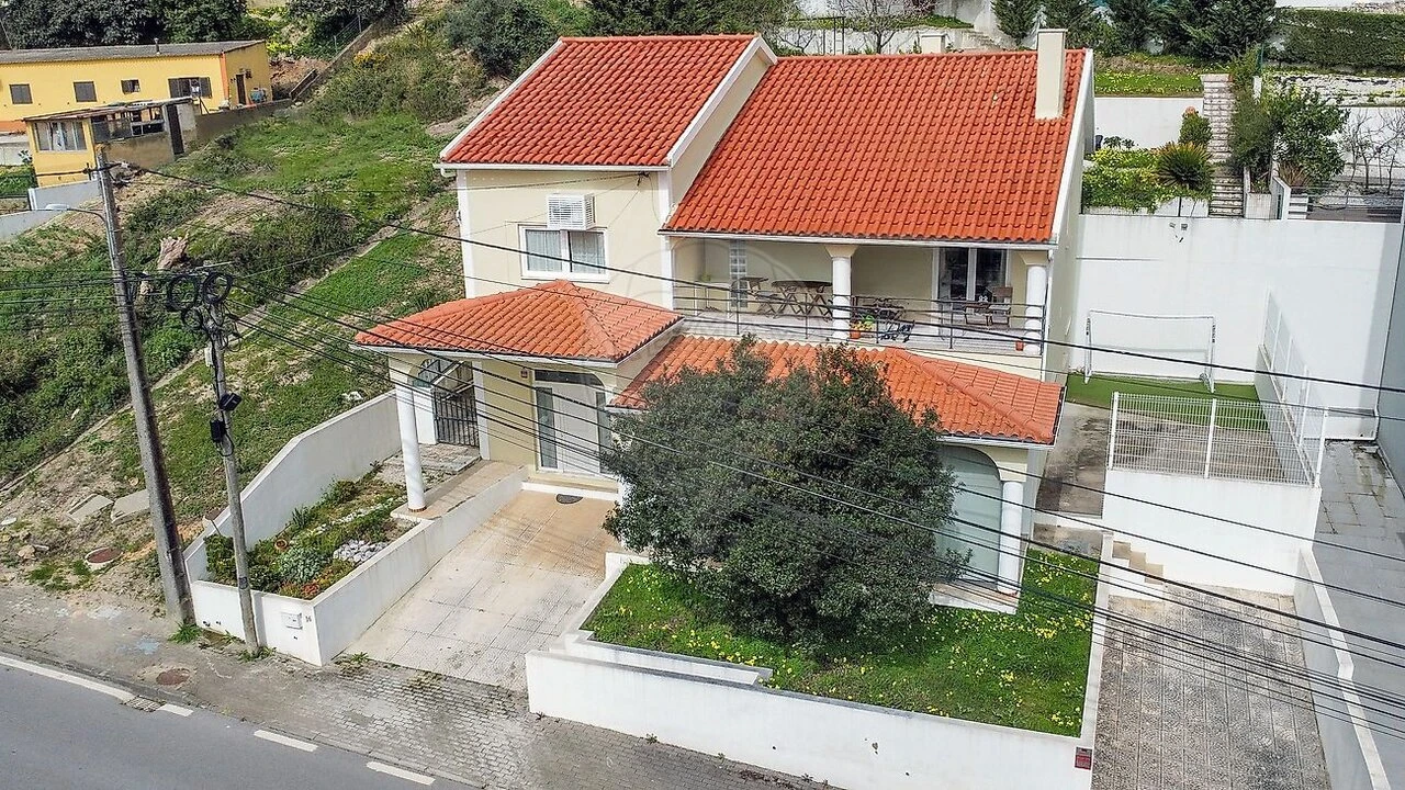 Moradia T3 para Venda em Venda do Pinheiro e Santo Estêvão das Galés Foto 29