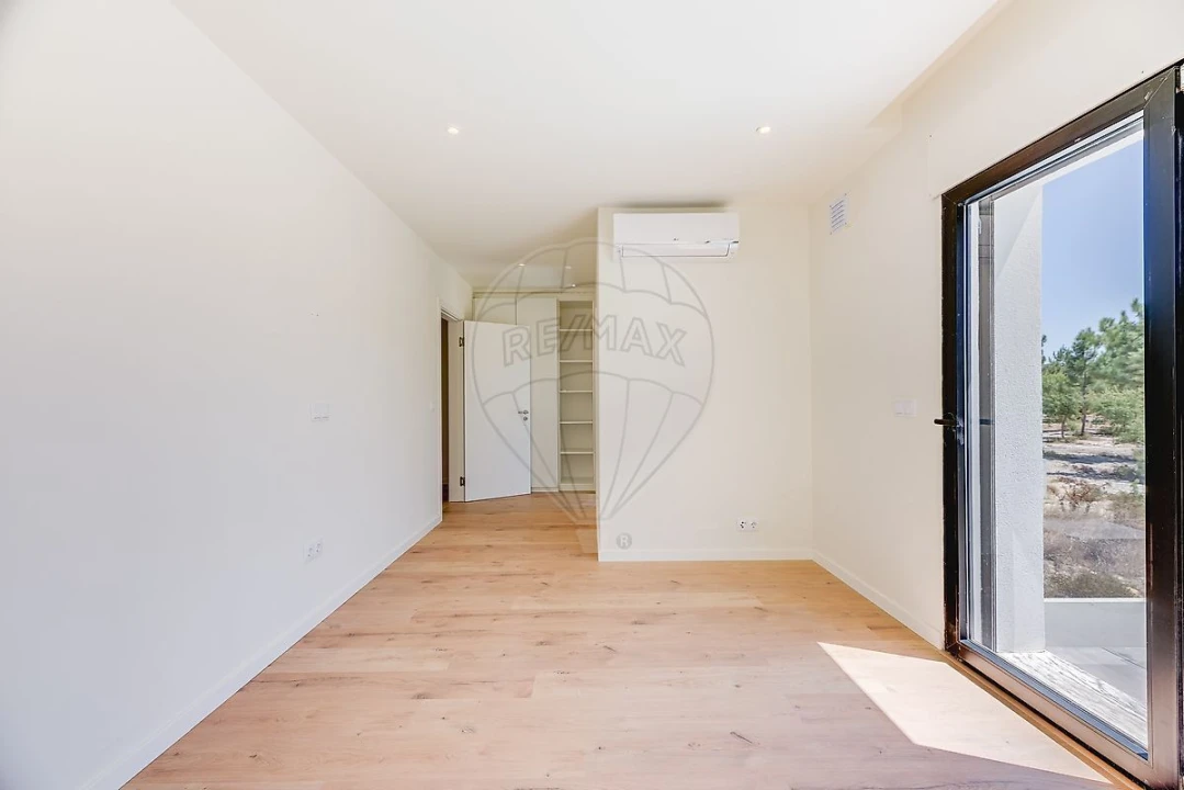 Moradia T5 para Venda em Azeitão (São Lourenço e São Simão) Foto 17