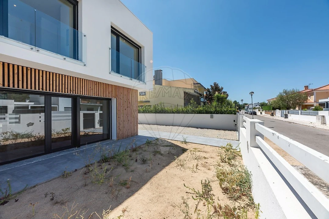 Moradia T5 para Venda em Azeitão (São Lourenço e São Simão) Foto 32