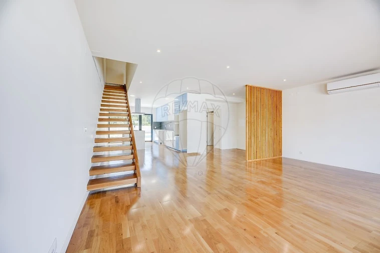 Moradia T5 para Venda em Azeitão (São Lourenço e São Simão) Foto 23