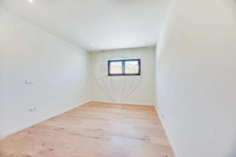 Moradia T5 para Venda em Azeitão (São Lourenço e São Simão) Foto 7