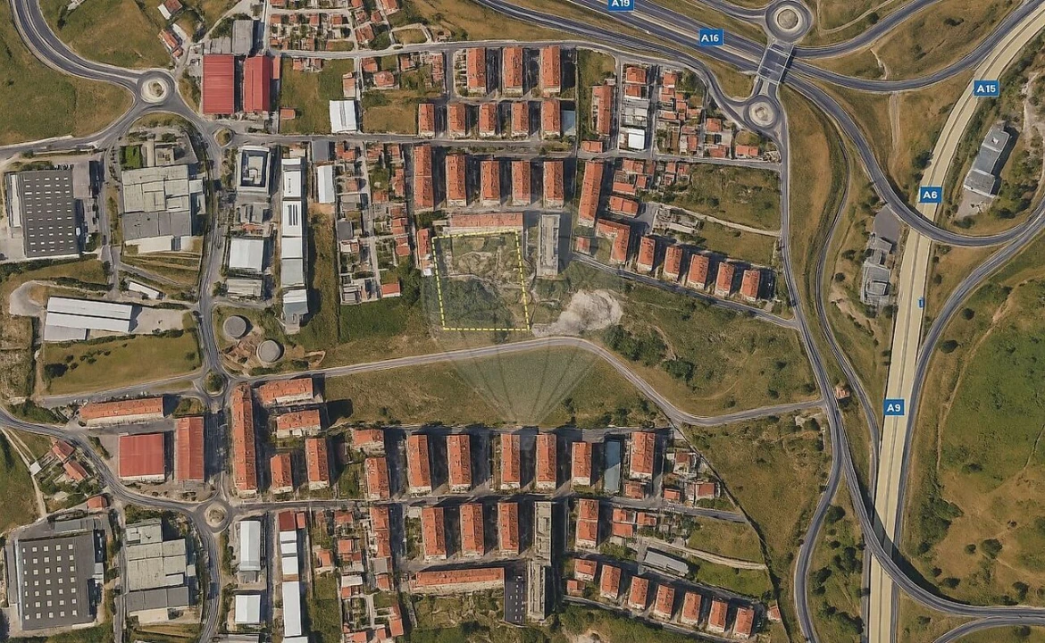 Terreno para Venda em Queluz e Belas Foto 1