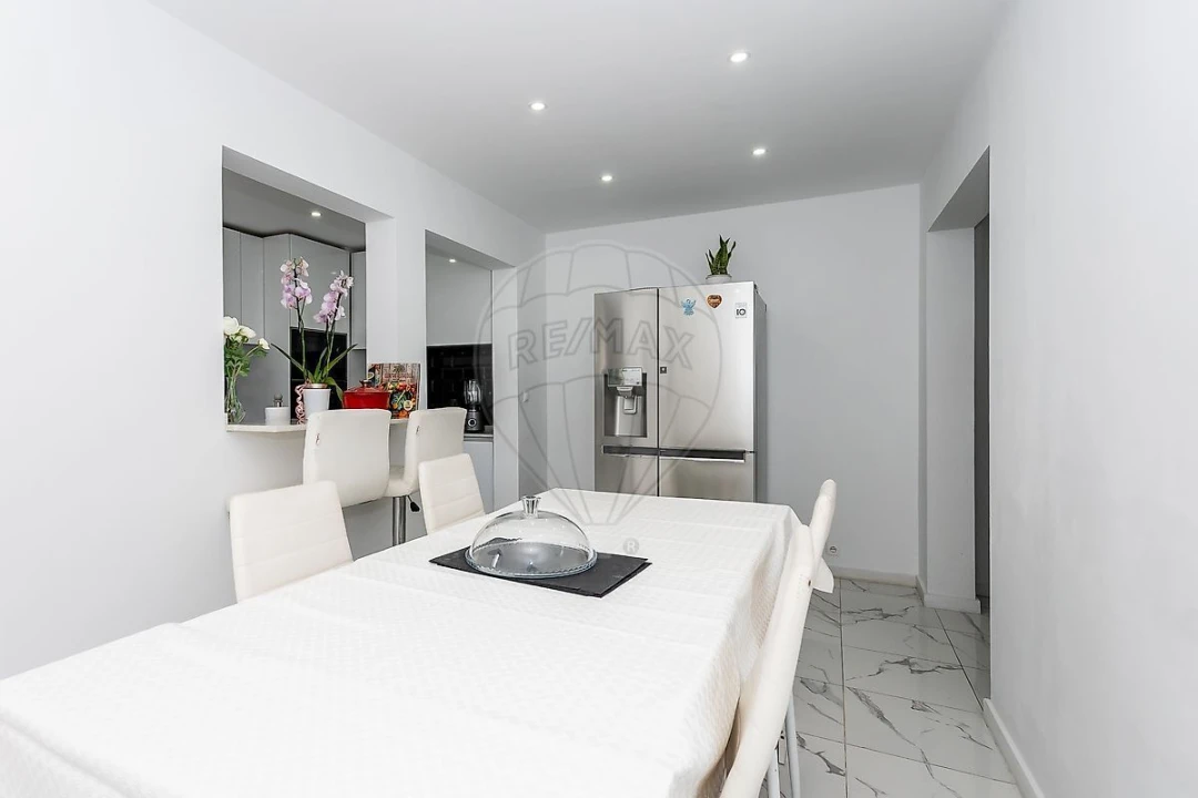 Apartamento T5 para Venda em Agualva e Mira-Sintra Foto 5