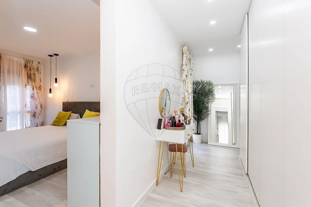 Apartamento T5 para Venda em Agualva e Mira-Sintra Foto 11