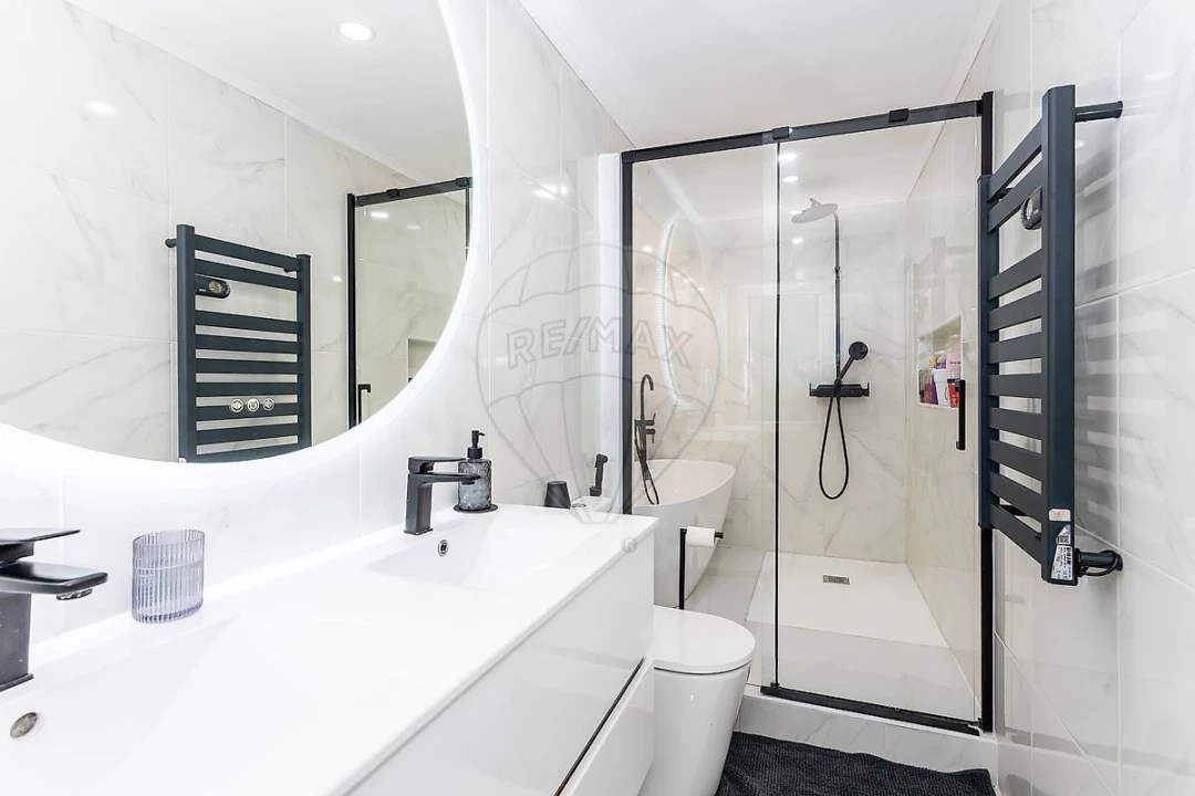 Apartamento T5 para Venda em Agualva e Mira-Sintra Foto 14