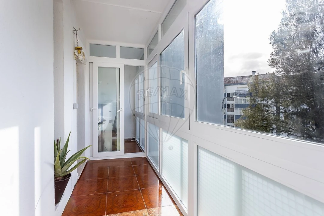 Apartamento T5 para Venda em Agualva e Mira-Sintra Foto 9