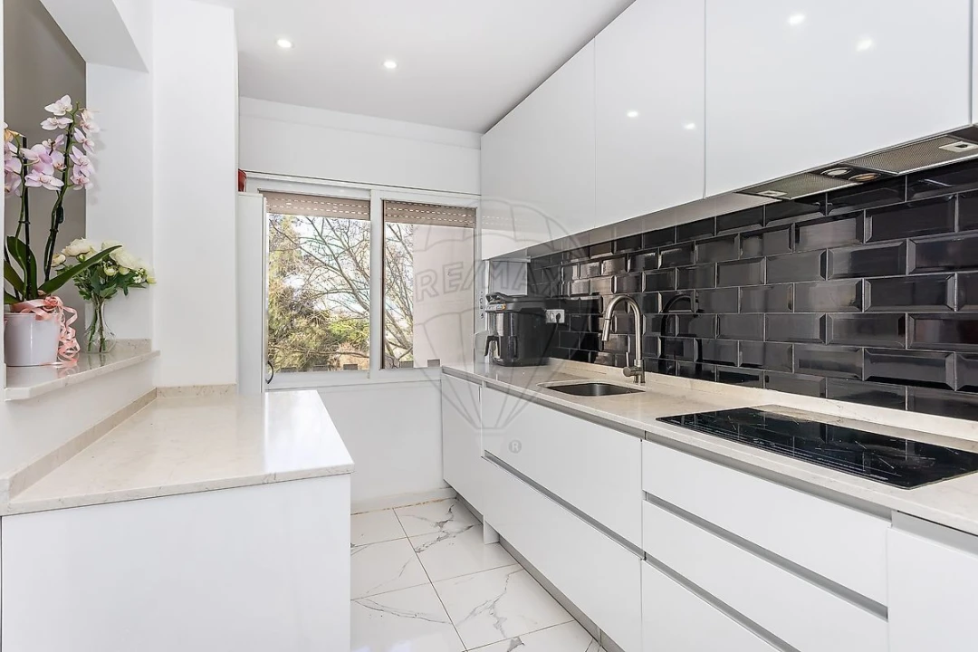 Apartamento T5 para Venda em Agualva e Mira-Sintra Foto 4