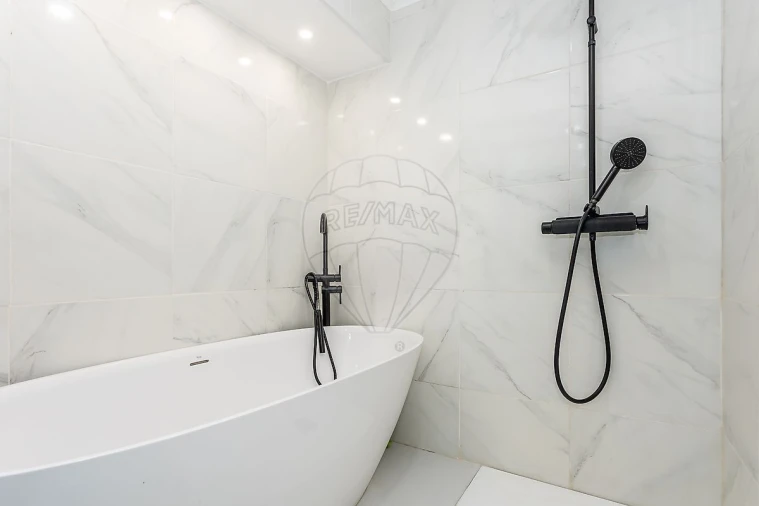 Apartamento T5 para Venda em Agualva e Mira-Sintra Foto 15