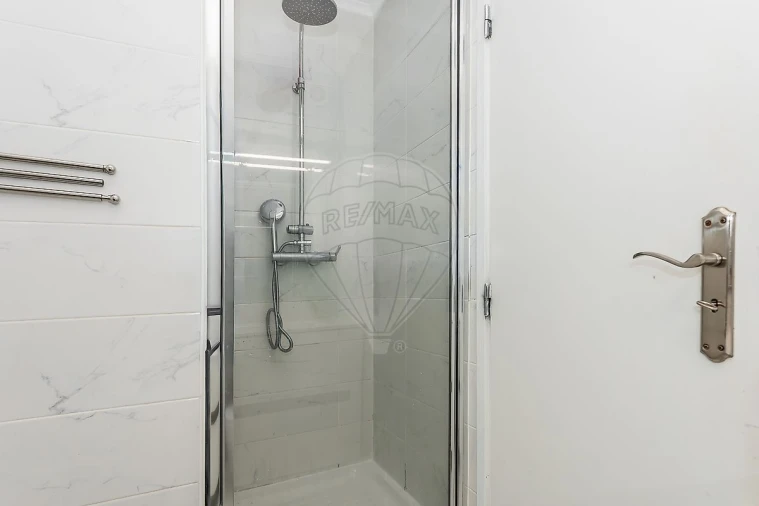 Apartamento T5 para Venda em Agualva e Mira-Sintra Foto 24