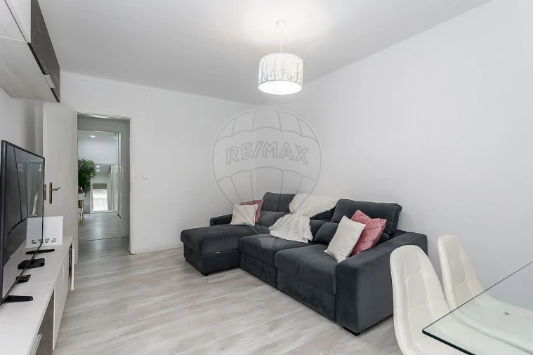 Apartamento T5 para Venda em Agualva e Mira-Sintra Foto 8