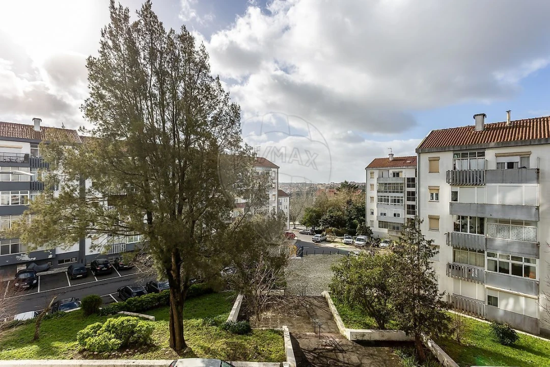 Apartamento T5 para Venda em Agualva e Mira-Sintra Foto 22