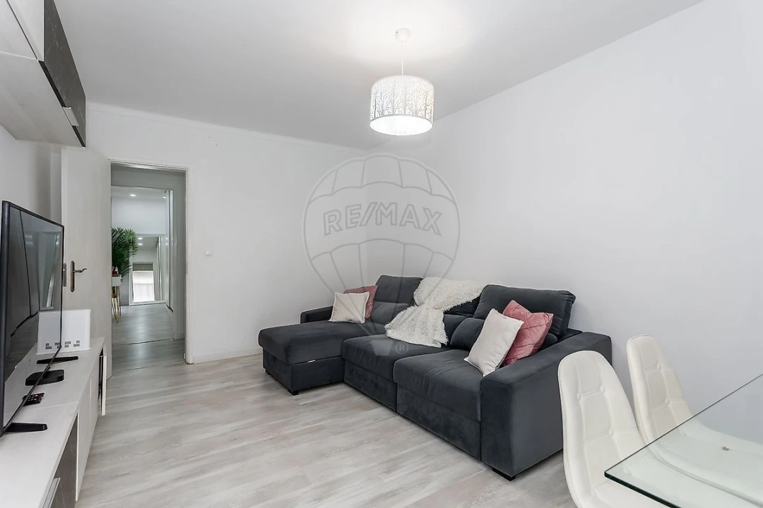 Apartamento T5 para Venda em Agualva e Mira-Sintra Foto 8