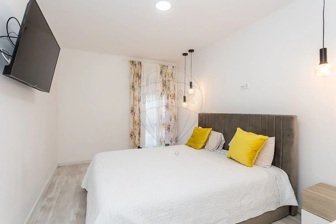 Apartamento T5 para Venda em Agualva e Mira-Sintra Foto 12