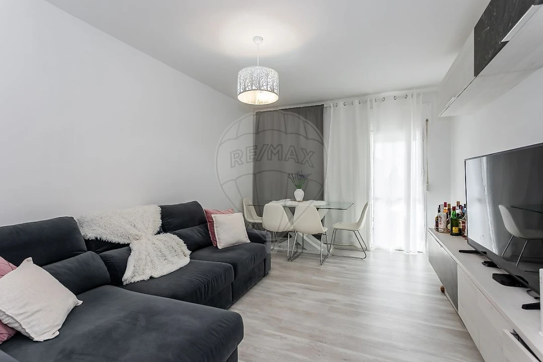 Apartamento T5 para Venda em Agualva e Mira-Sintra Foto 7