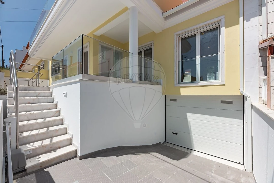 Moradia T4 para Venda em Pontinha e Famões Foto 33