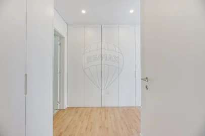 Moradia T4 para Venda em Pontinha e Famões