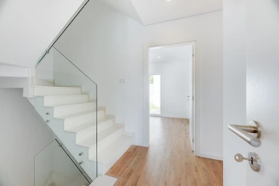 Moradia T4 para Venda em Pontinha e Famões