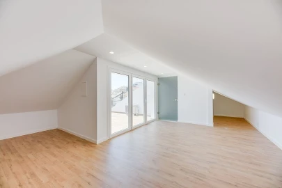 Moradia T4 para Venda em Pontinha e Famões