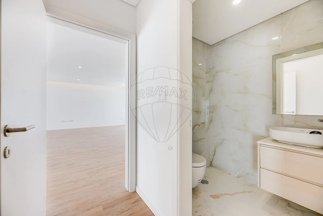 Moradia T4 para Venda em Pontinha e Famões Foto 20