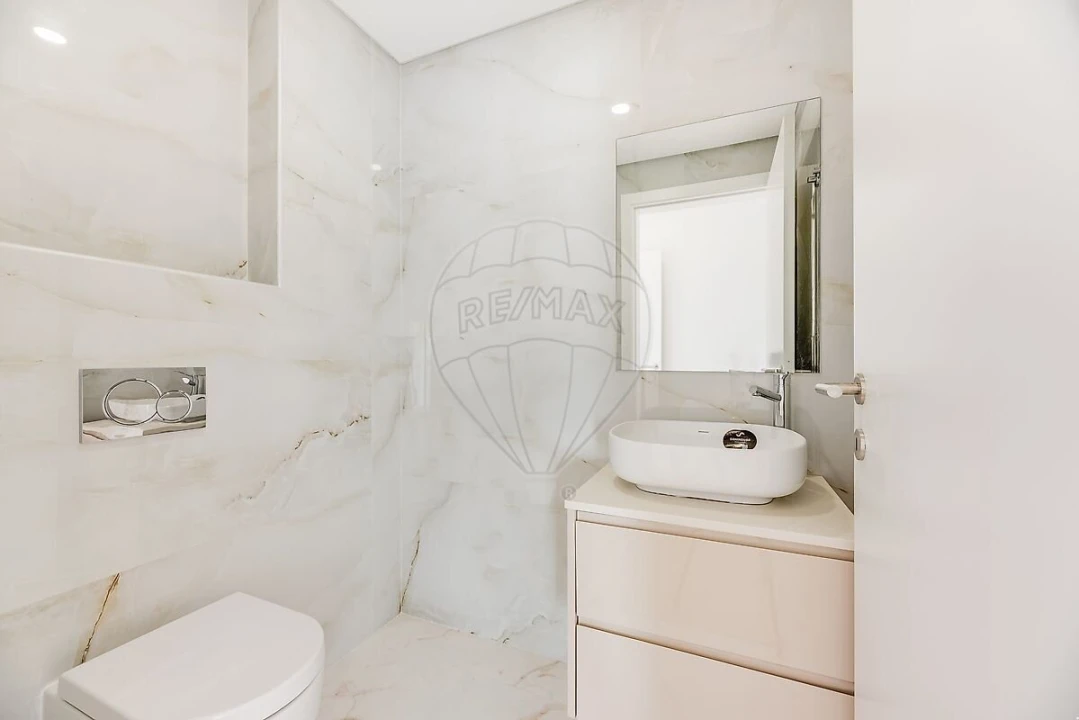 Moradia T4 para Venda em Pontinha e Famões Foto 22