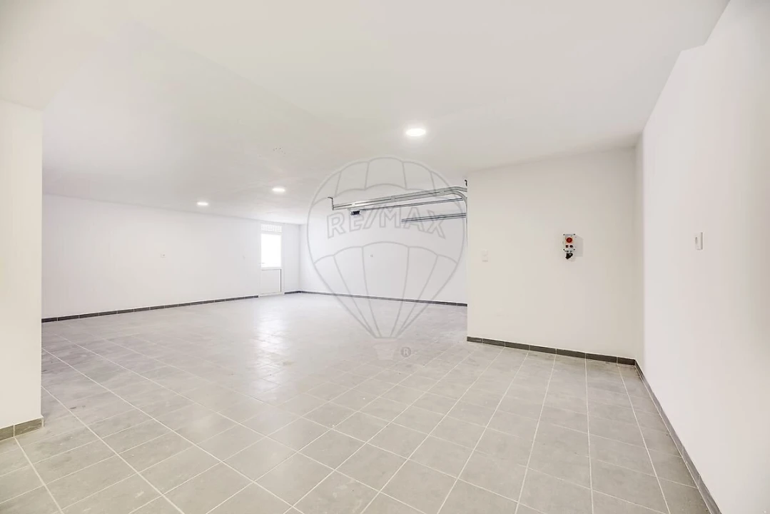 Moradia T4 para Venda em Pontinha e Famões Foto 26