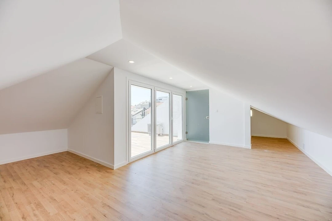 Moradia T4 para Venda em Pontinha e Famões Foto 29