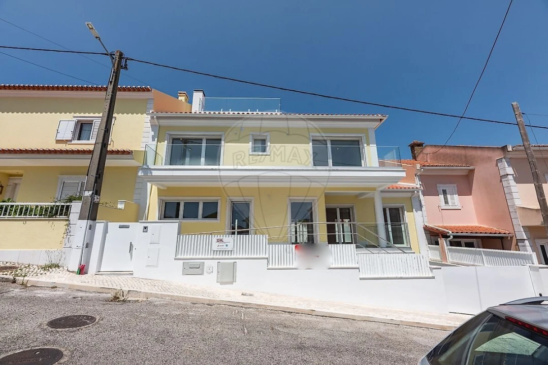 Moradia T4 para Venda em Pontinha e Famões Foto 35