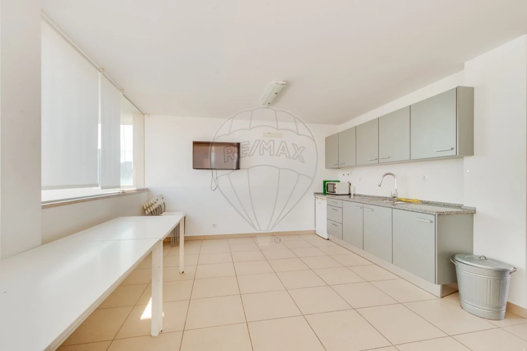 Apartamento T2 para Venda em Pontinha e Famões Foto 20