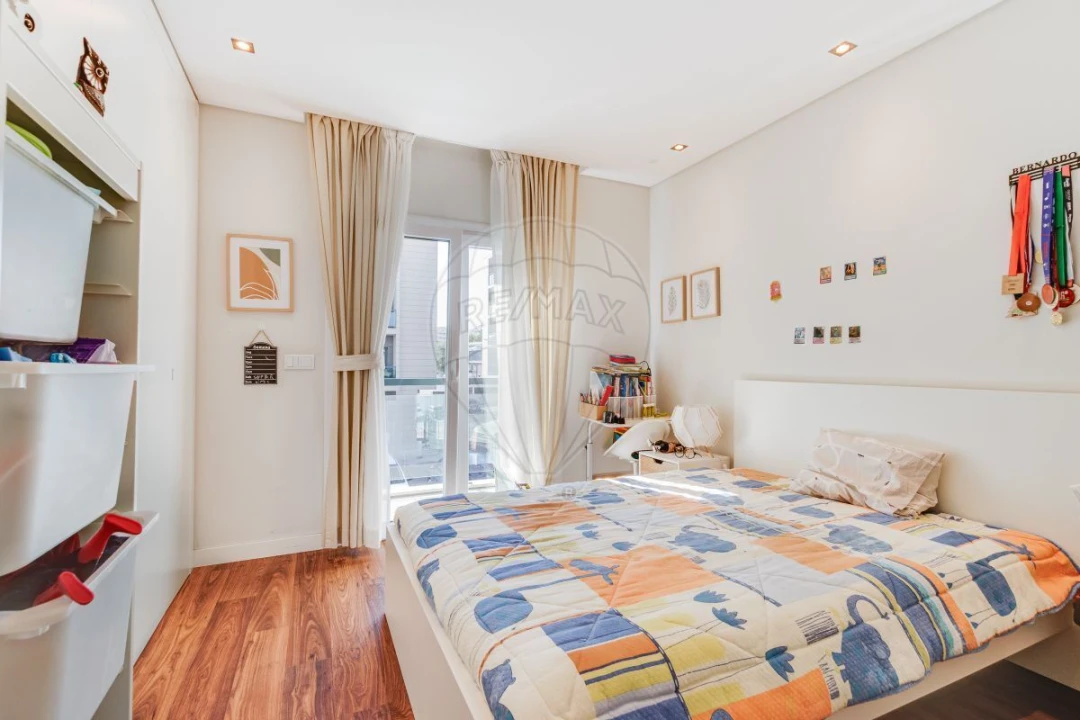 Apartamento T2 para Venda em Pontinha e Famões Foto 12